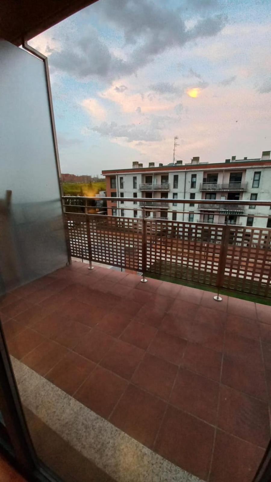 Apartamento Con 2 Dormitorios, Garaje Y Terraza Junto A Valladolid Exterior photo