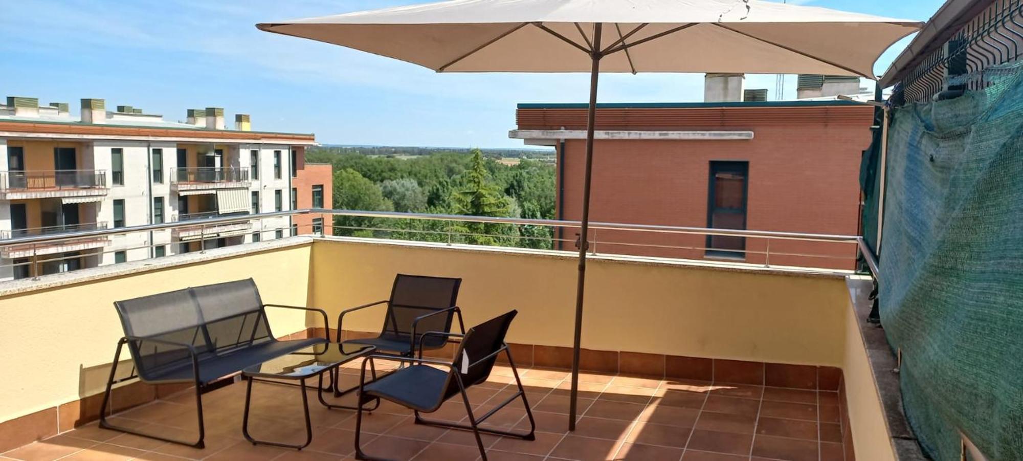 Apartamento Con 2 Dormitorios, Garaje Y Terraza Junto A Valladolid Exterior photo